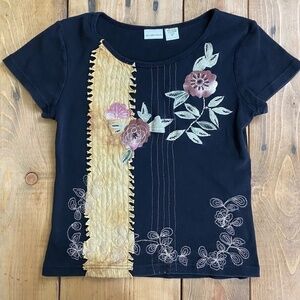 Newport News Black Tee Embroidered Floral‎  M